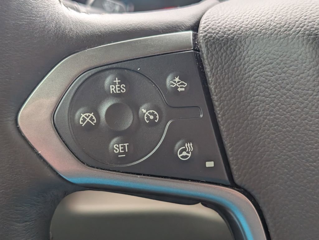 Used 2015 Chevrolet Suburban LTZ RWD image 14