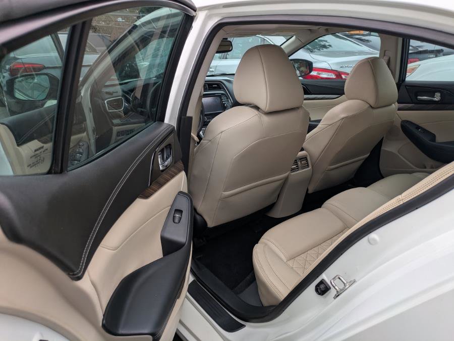 Used 2016 Nissan Maxima Platinum image 11