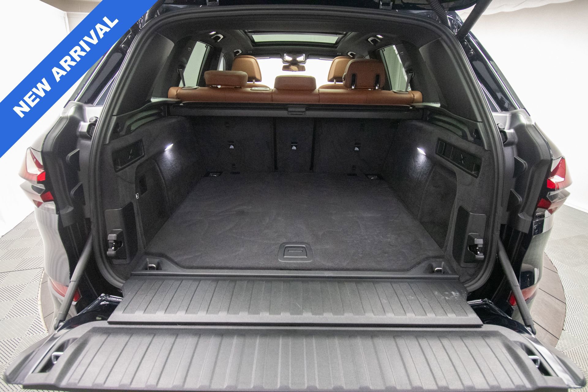 Used 2026 BMW X5 M60i AWD/4WD image 48