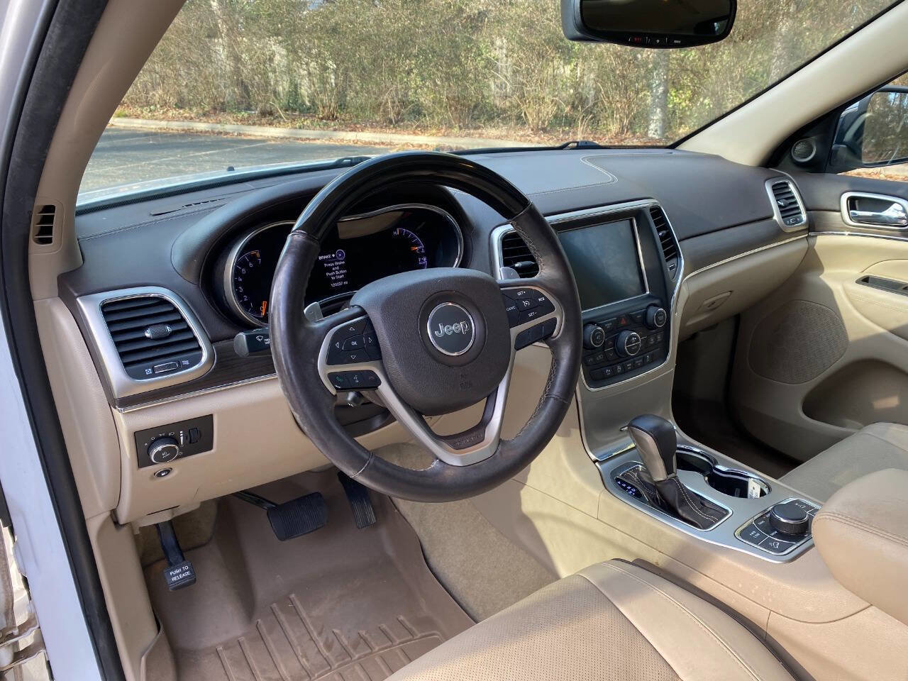 Used 2017 Jeep Grand Cherokee Overland image 14