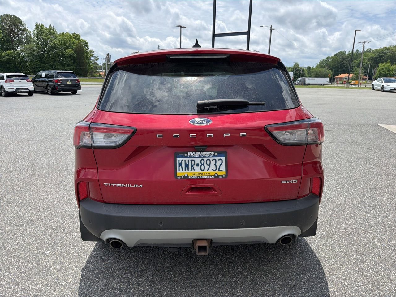 Used 2022 Ford Escape Titanium w/ Class II Trailer Tow Package AWD/4WD image 7