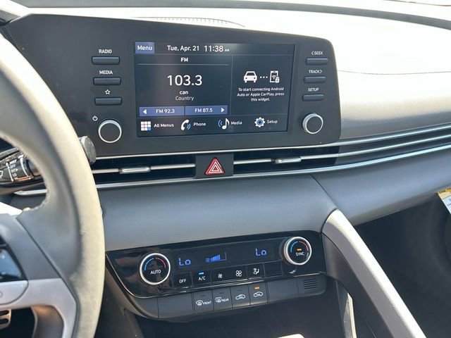 Used 2025 Hyundai Elantra Sport FWD image 21