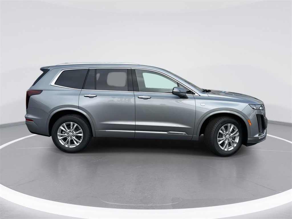 New 2025 Cadillac XT6 Luxury image 3