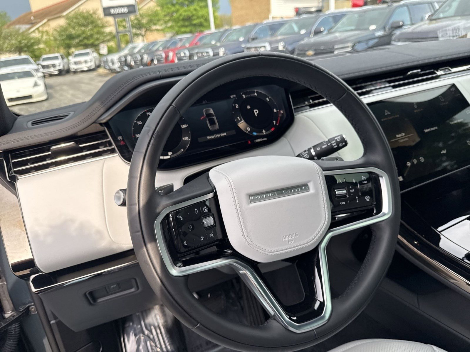 Used 2024 Land Rover Range Rover Sport SE AWD/4WD image 14