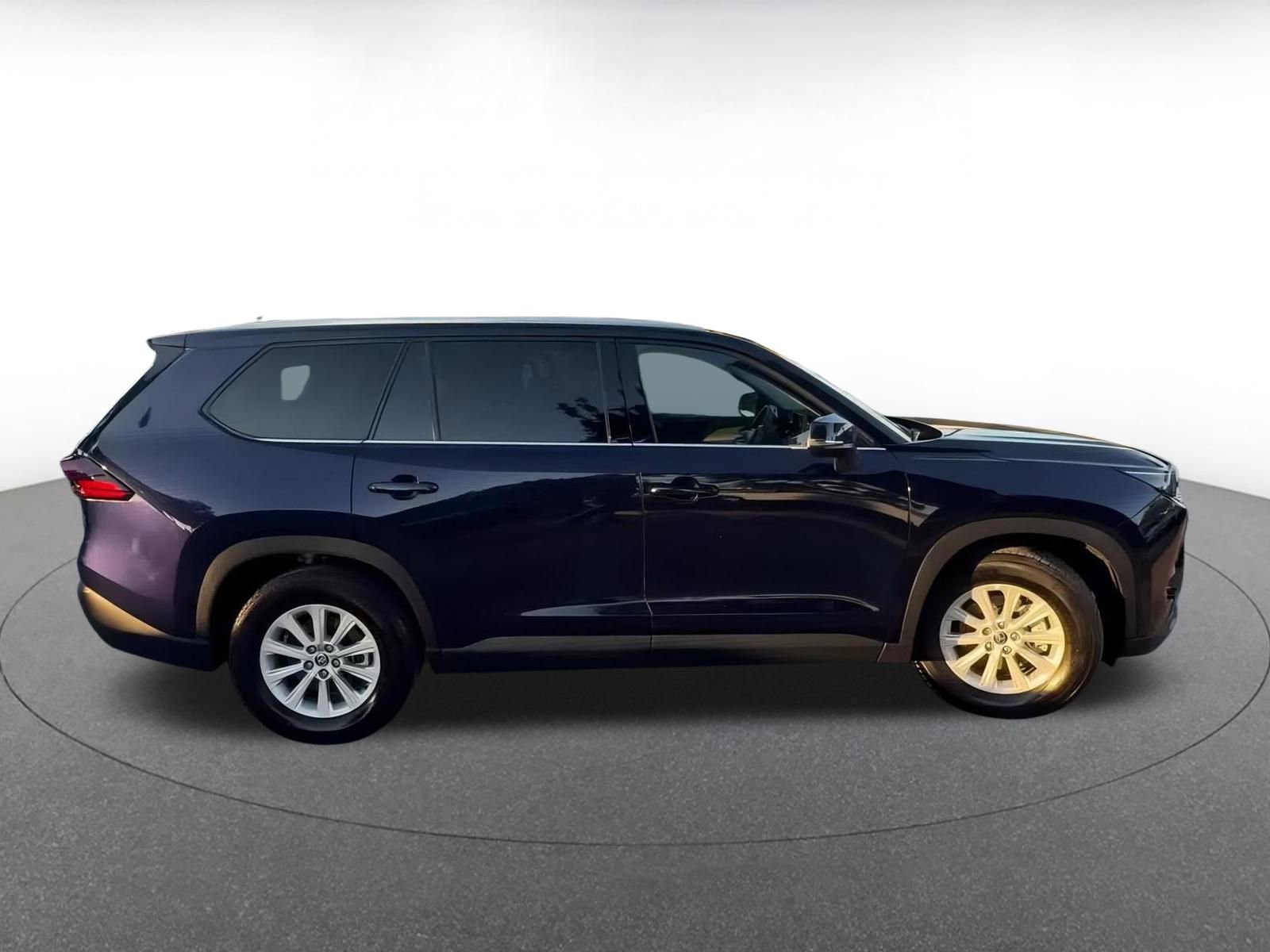 Used 2025 Toyota Grand Highlander FWD image 16