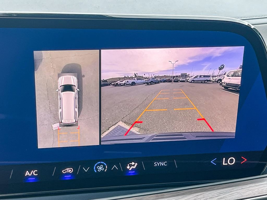 Used 2026 Chevrolet Suburban LS image 23