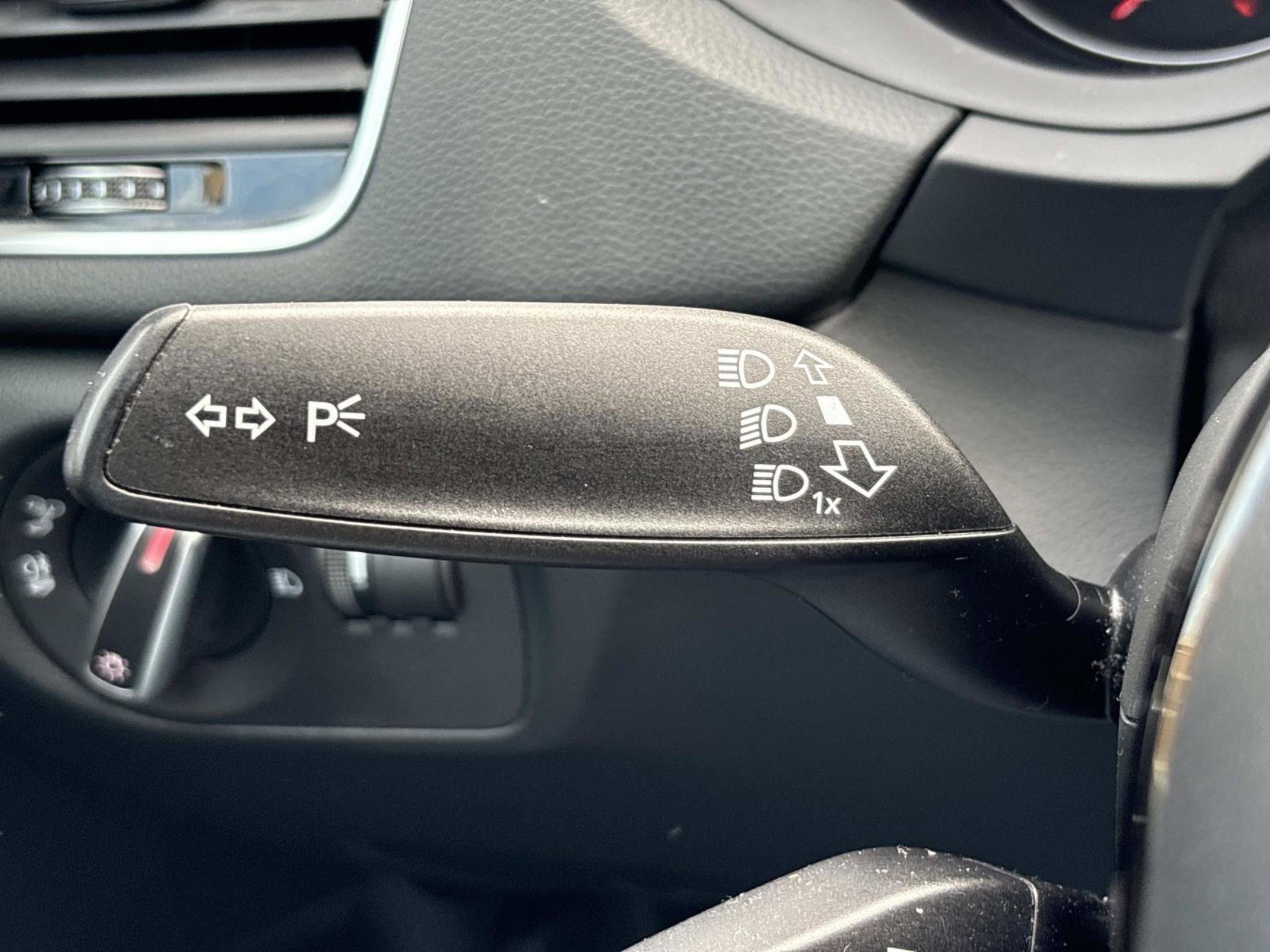 Used 2018 Audi Q3 2.0T Premium w/ Convenience Package image 26