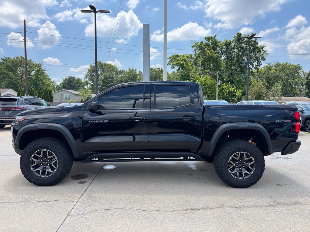 Used 2025 Chevrolet Colorado ZR2 AWD/4WD image 8