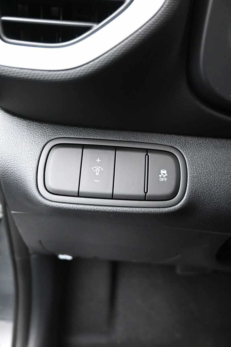 New 2026 Hyundai Venue SEL FWD image 21