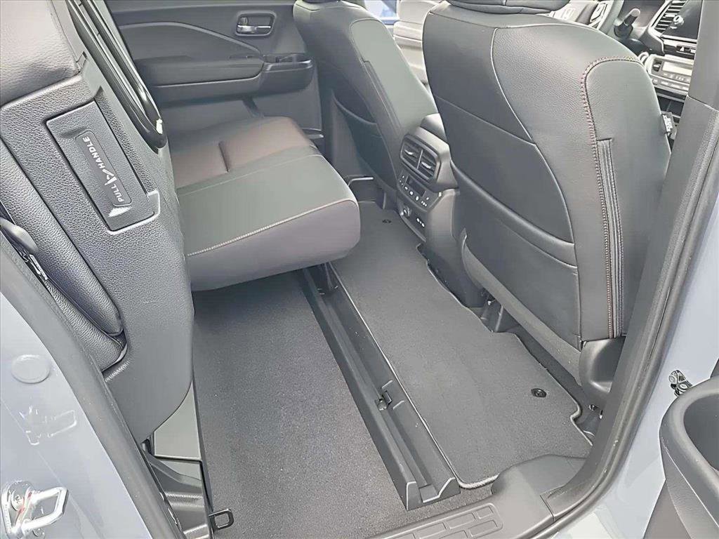 Used 2025 Honda Ridgeline Black Edition image 28