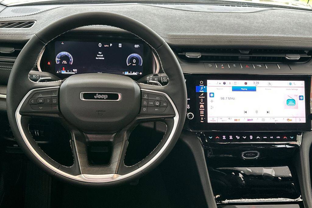 New 2026 Jeep Grand Cherokee L Limited AWD/4WD image 14