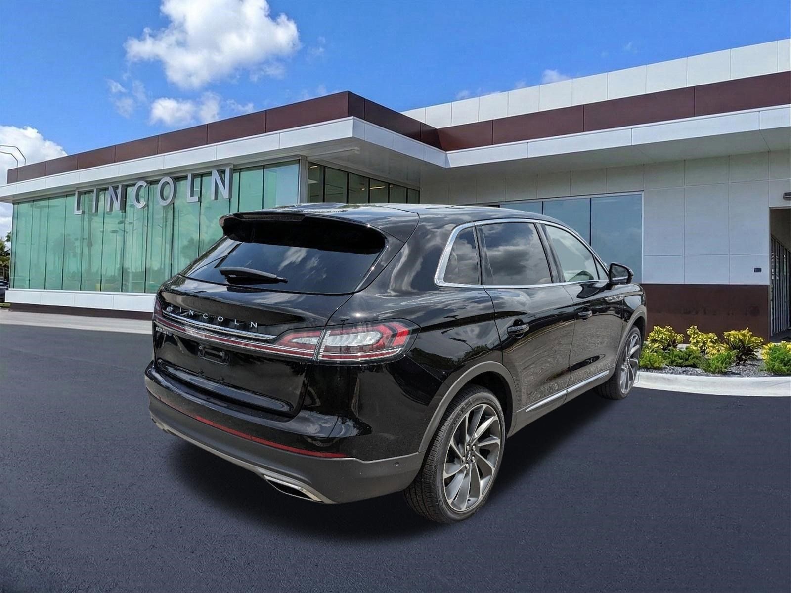 Certified 2023 Lincoln Nautilus Reserve w/ Equipment Group 202A image 5