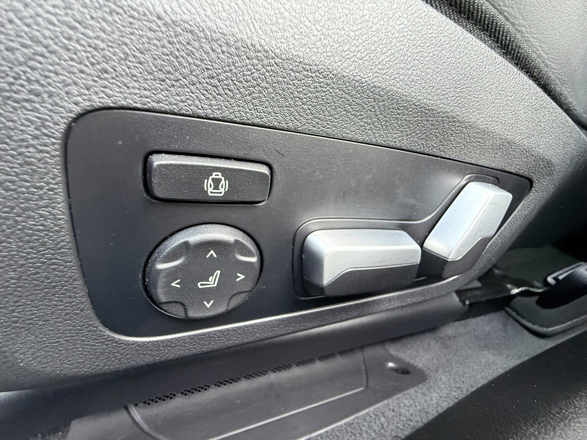 Used 2023 BMW M3 Competition w/ Executive Package image 16