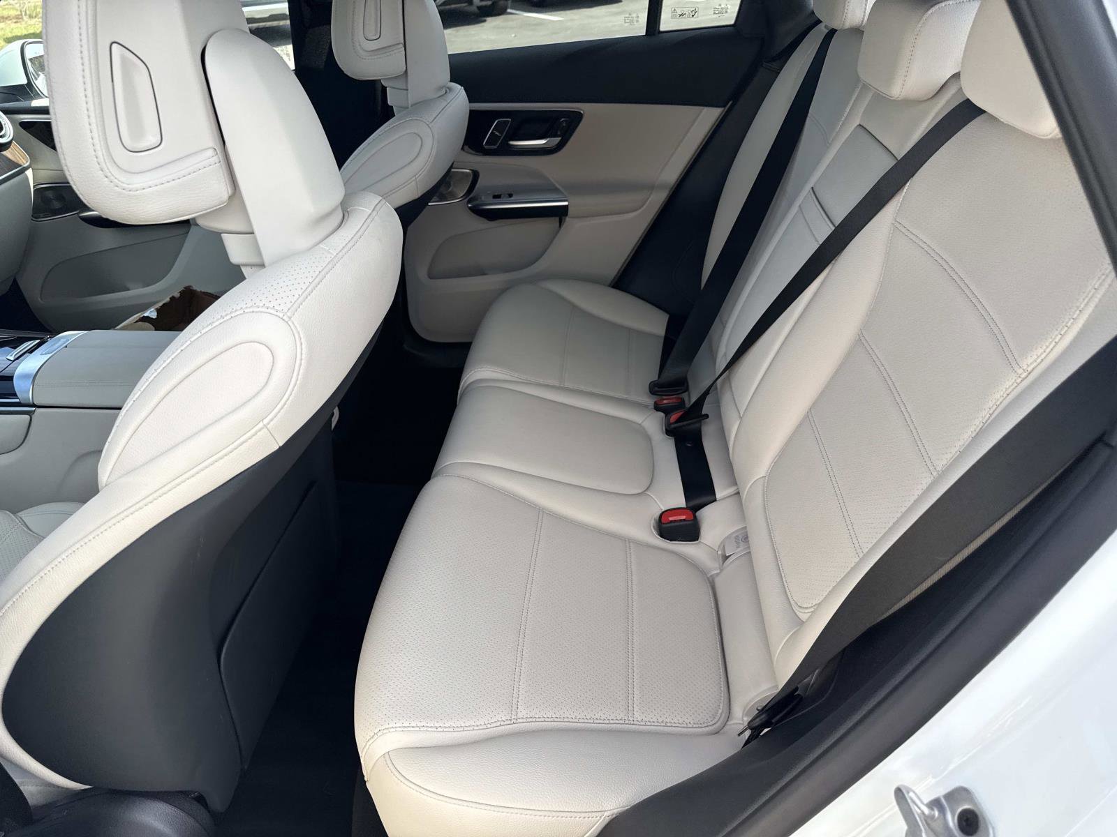 Used 2025 Mercedes-Benz GLC 300 image 15