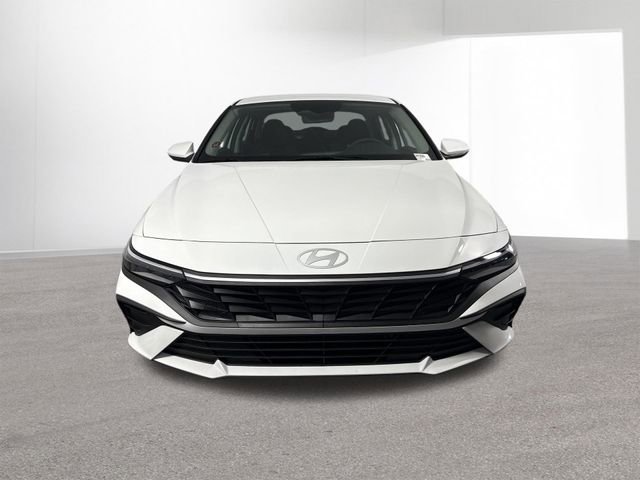 Used 2025 Hyundai Elantra Hybrid FWD image 16