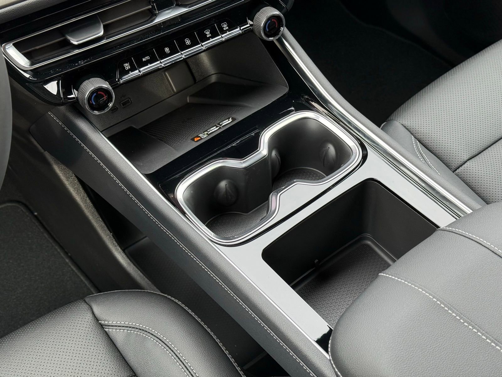 New 2026 Chevrolet Traverse LT image 18