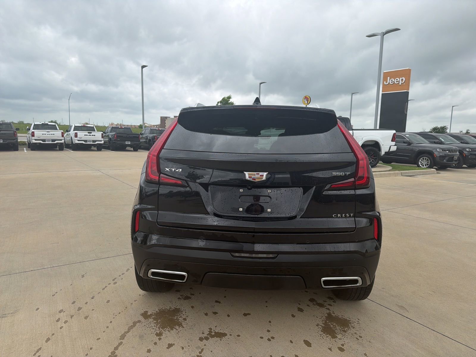 Used 2024 Cadillac XT4 Premium Luxury w/ Cold Weather Package image 4