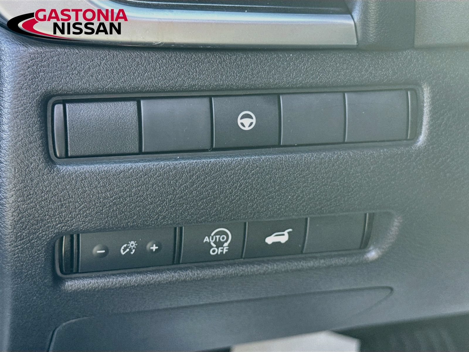Used 2024 Nissan Rogue SV AWD/4WD image 13