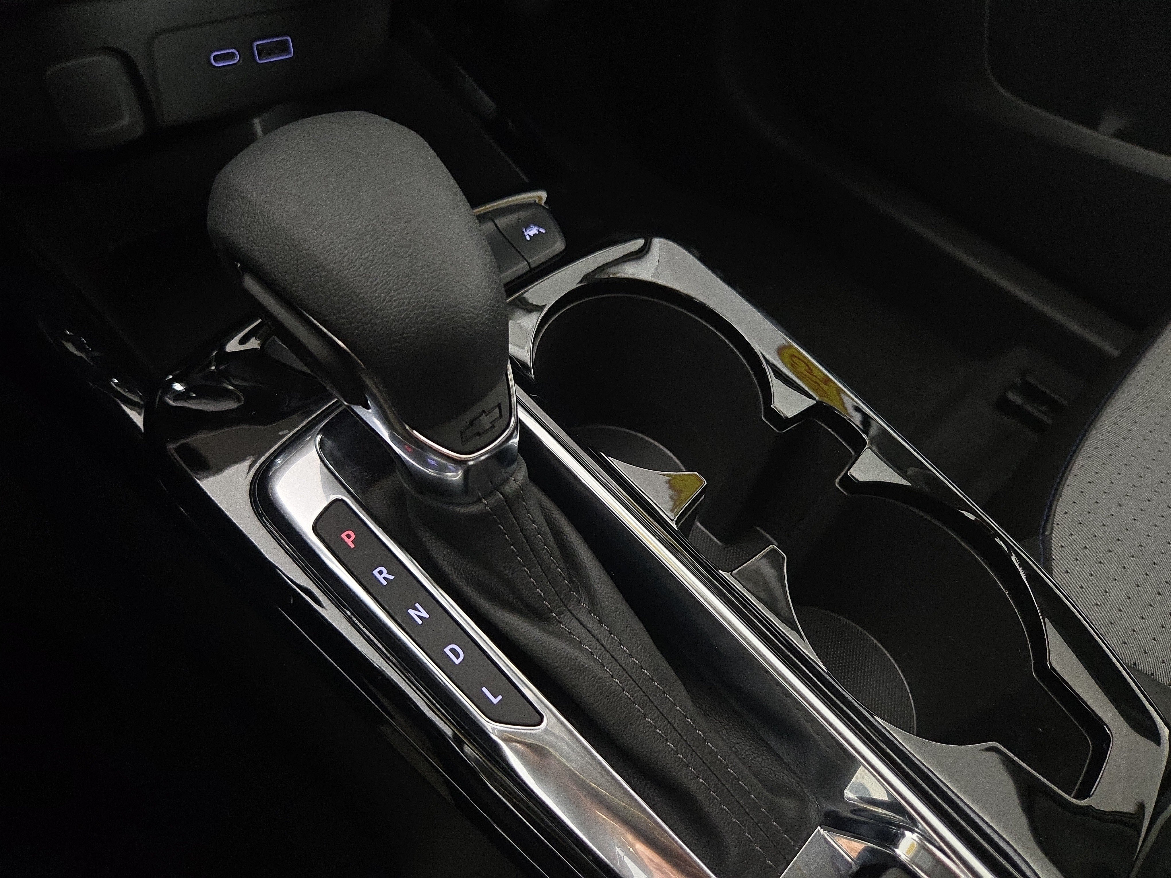 Certified 2025 Chevrolet Trax LT FWD image 22