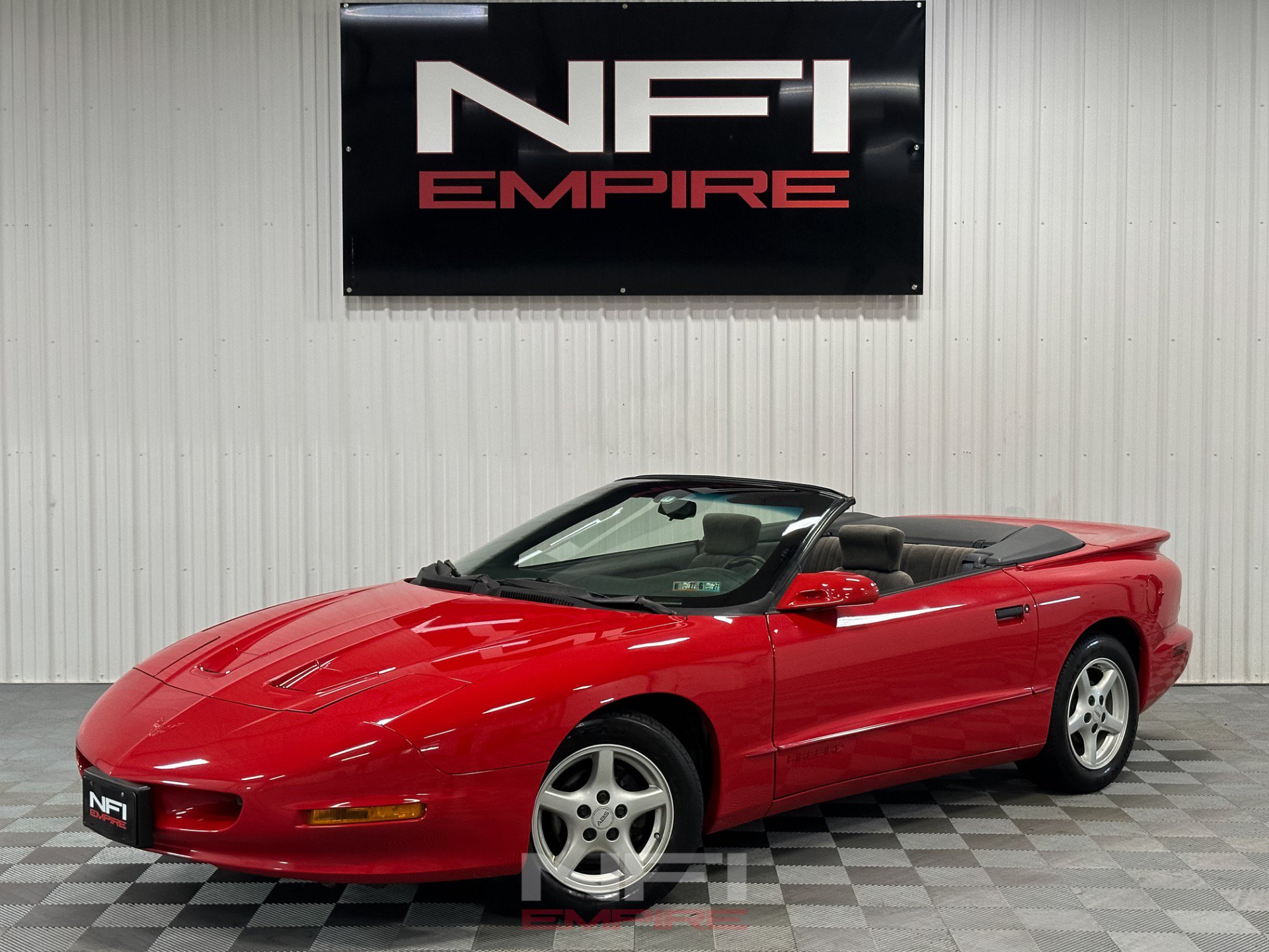 Used 1995 Pontiac Firebird Convertible RWD image 1
