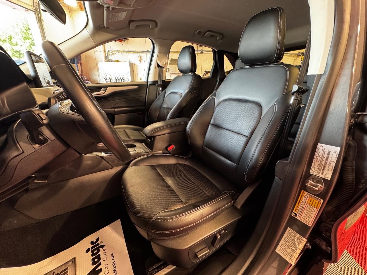 Used 2021 Ford Escape SEL image 16