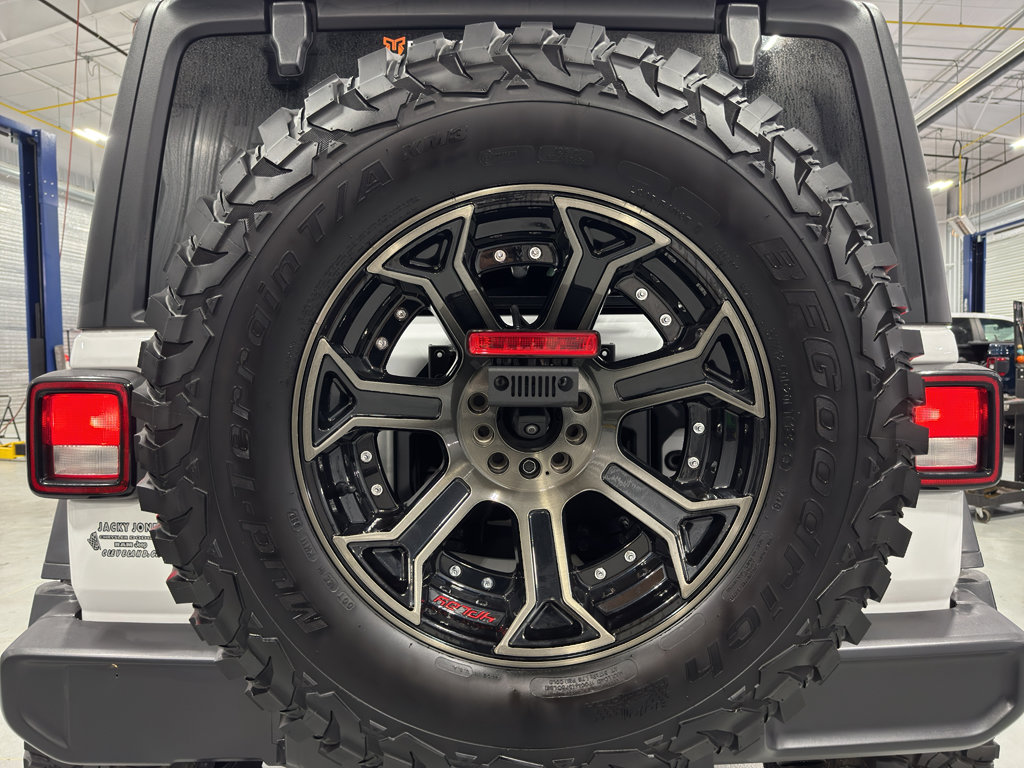 Used 2024 Jeep Wrangler Willys image 11