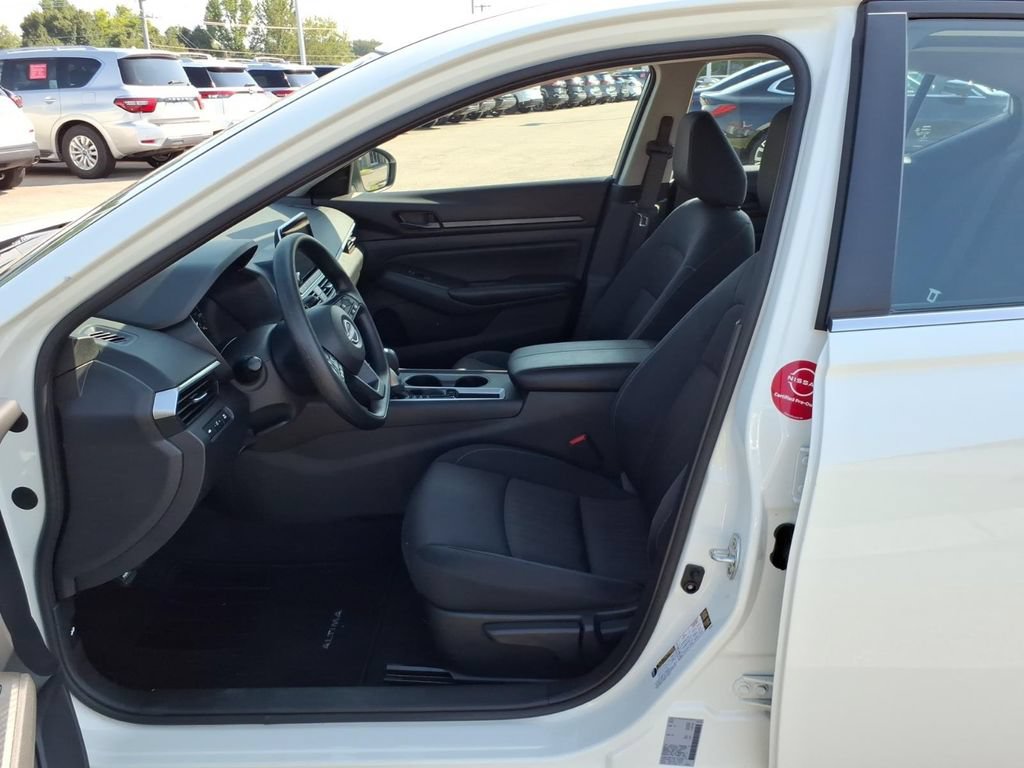 Certified 2025 Nissan Altima 2.5 S FWD image 4