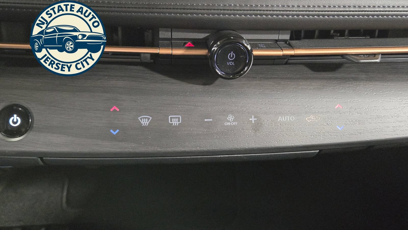 Used 2023 Nissan Ariya AWD image 15