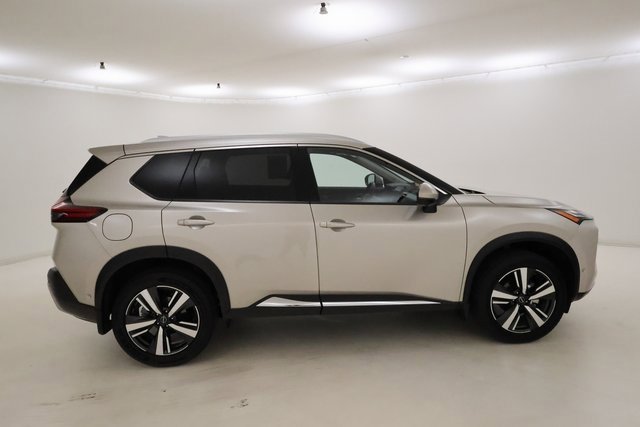 Used 2022 Nissan Rogue Platinum w/ Head-Up Display Package image 2