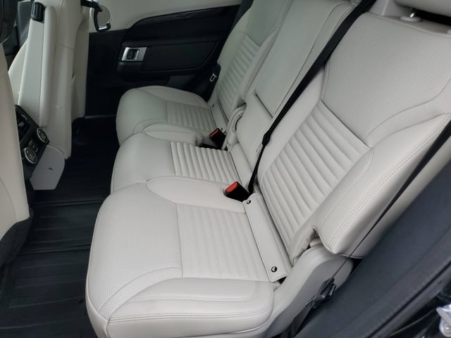 Certified 2025 Land Rover Discovery S AWD/4WD image 10
