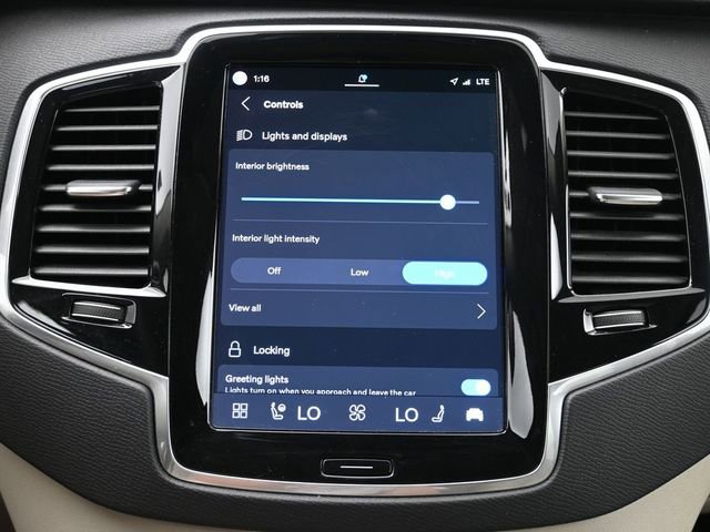 Used 2023 Volvo XC90 T8 Plus image 16