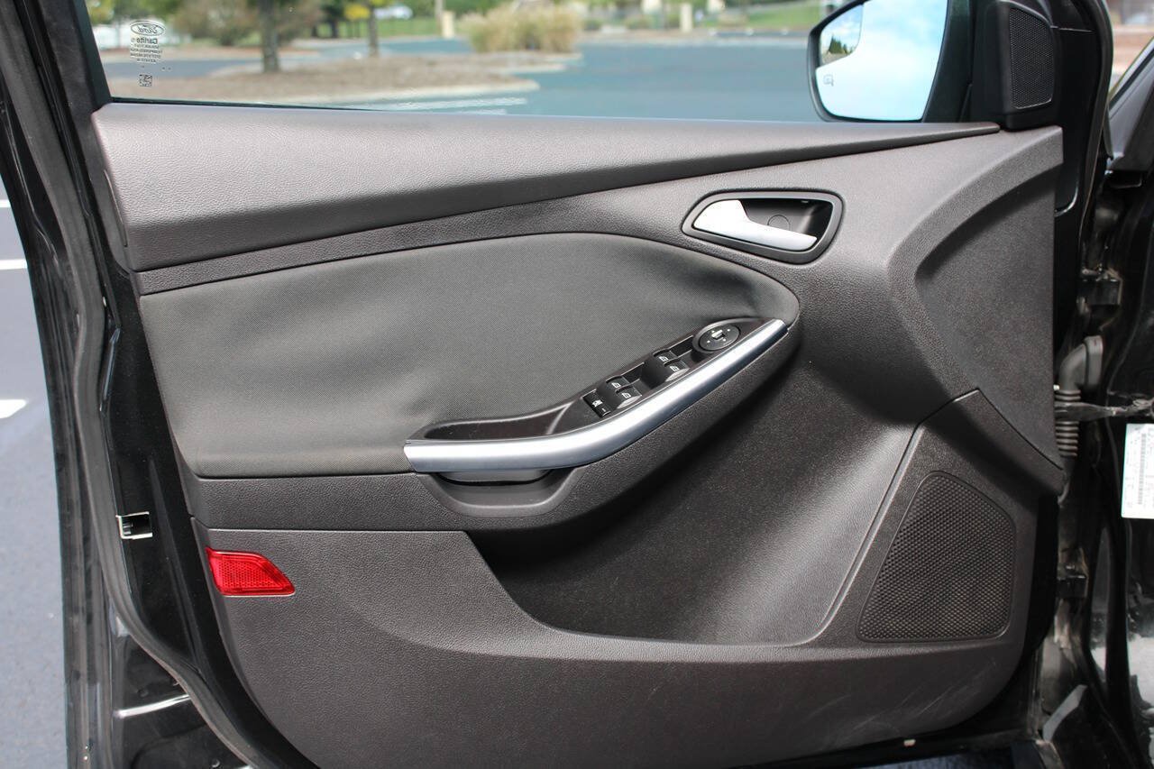 Used 2014 Ford Focus ST w/ Equipment Group 202A FWD image 16