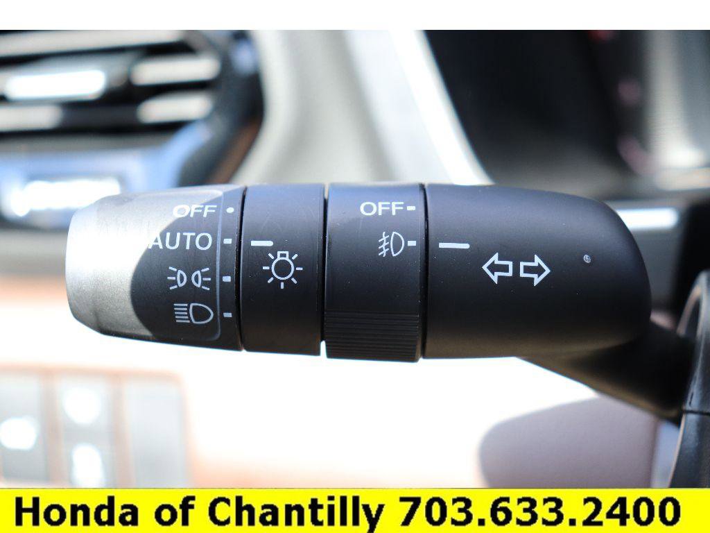 Used 2025 Honda Pilot Elite image 11