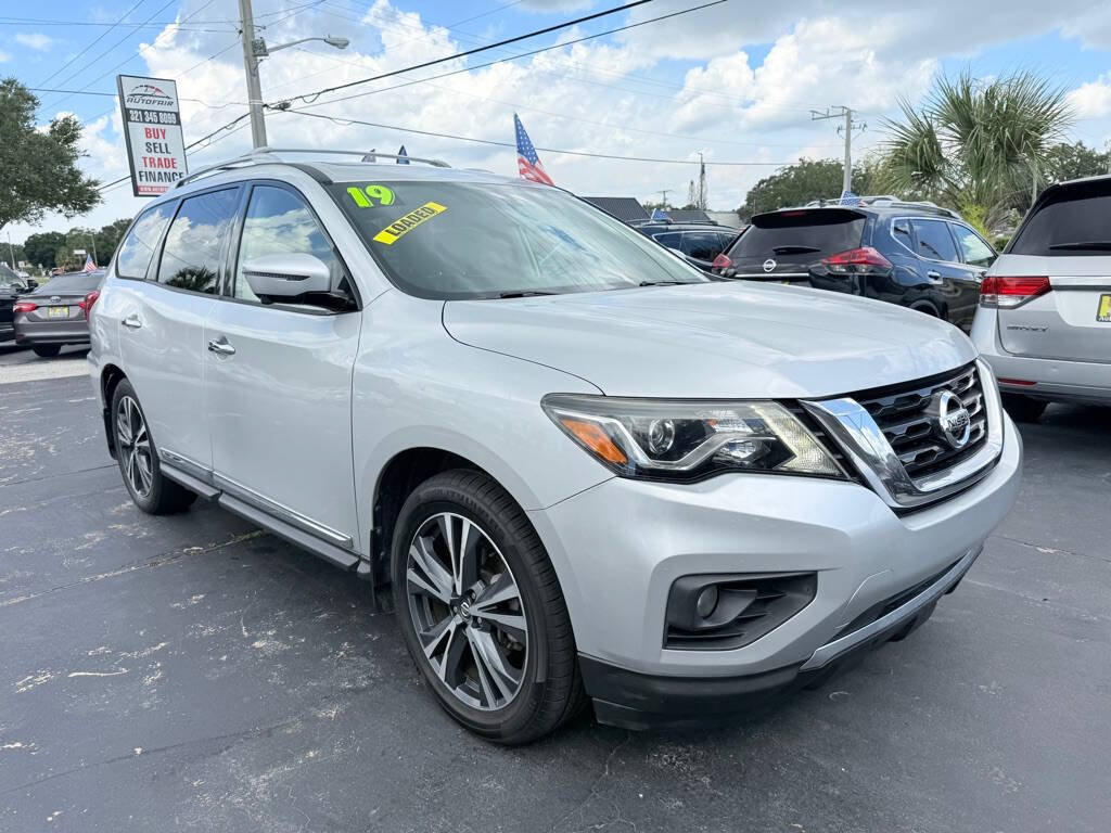 Used 2019 Nissan Pathfinder Platinum FWD image 1