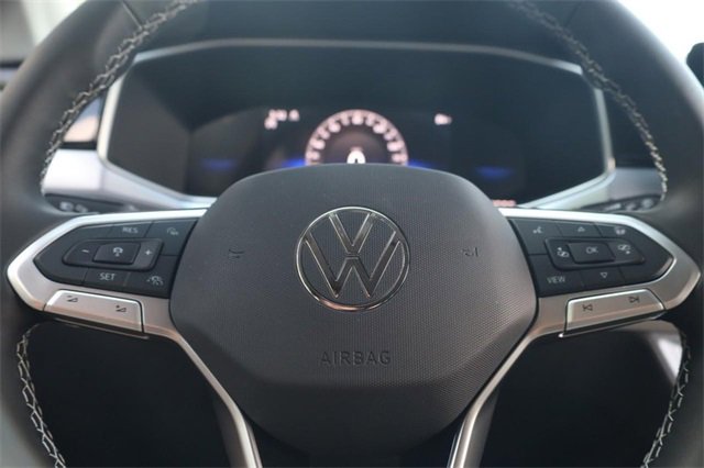 New 2025 Volkswagen Taos SE image 9
