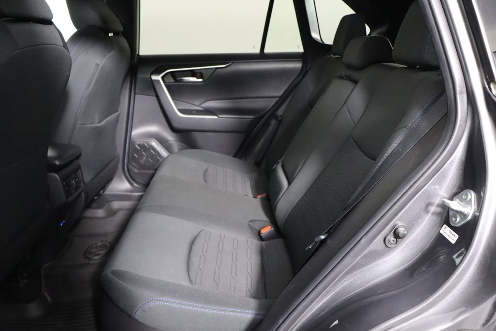 Used 2022 Toyota RAV4 SE w/ Convenience Package AWD/4WD image 16