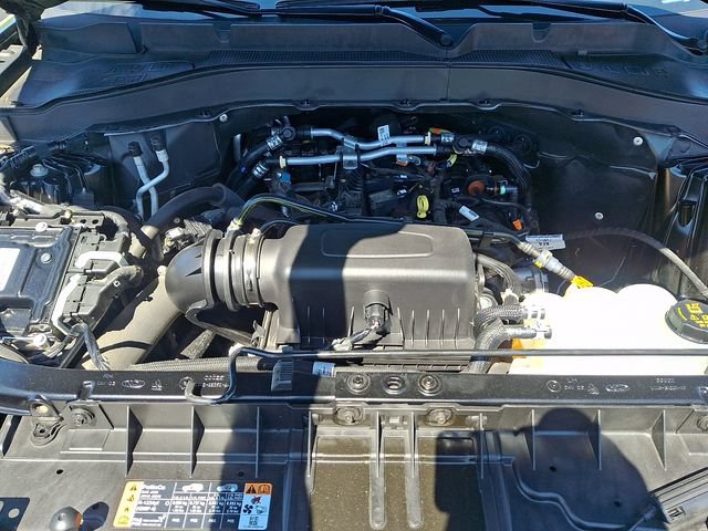 Certified 2022 Ford Explorer XLT w/ Equipment Group 202A AWD/4WD image 33
