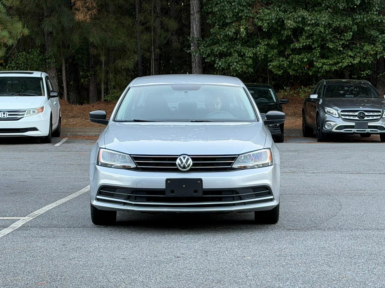 Used 2015 Volkswagen Jetta SE FWD image 2