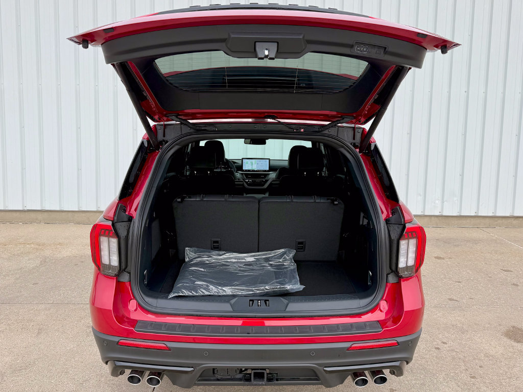 New 2026 Ford Explorer ST RWD image 17