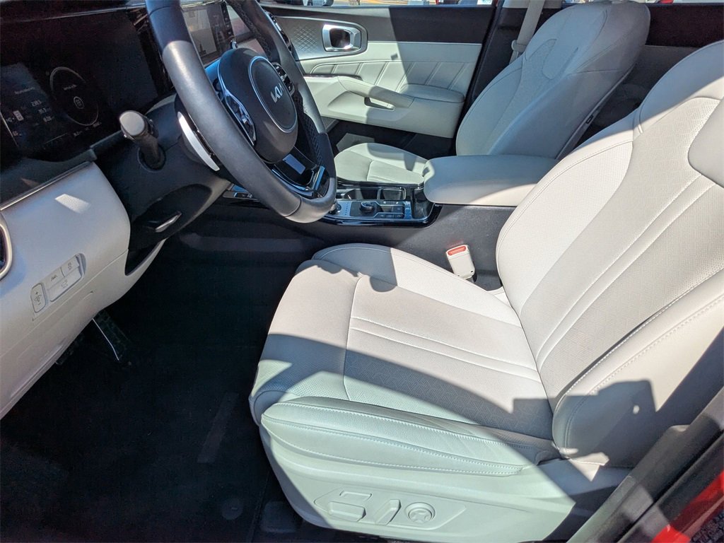 Used 2023 Kia Sorento SX Prestige w/ Panoramic Sunroof Package image 16