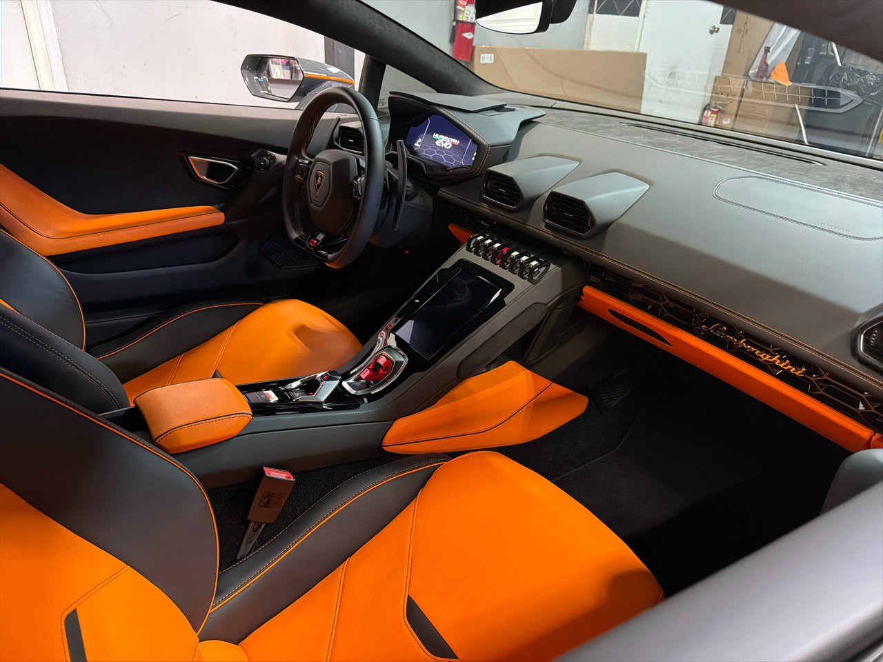 Used 2022 Lamborghini Huracan EVO image 19