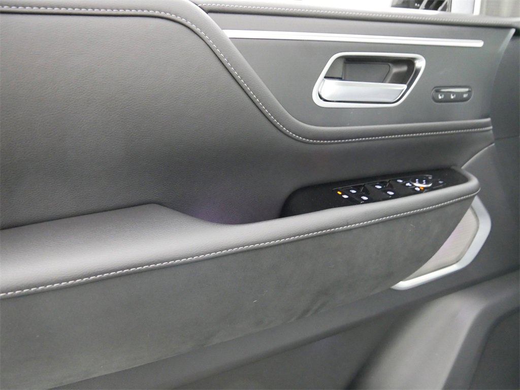New 2025 INFINITI QX80 Sensory image 12