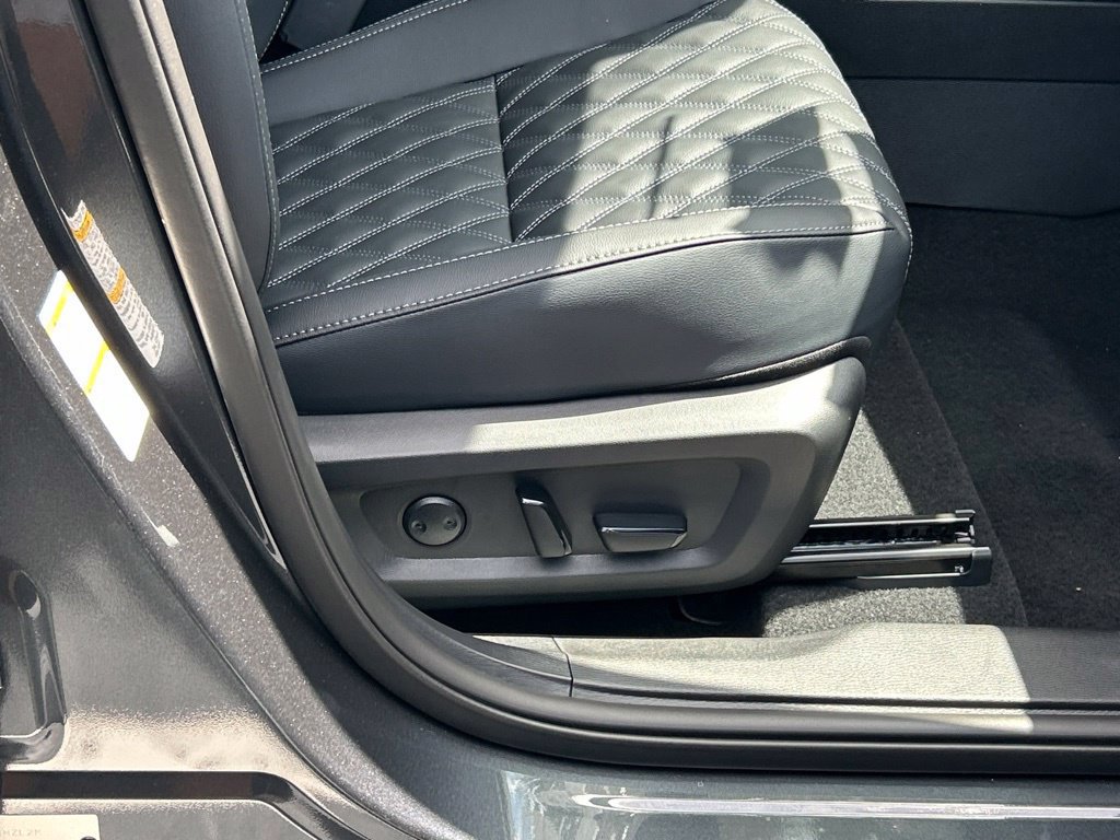 New 2026 Nissan Rogue Platinum AWD/4WD image 43