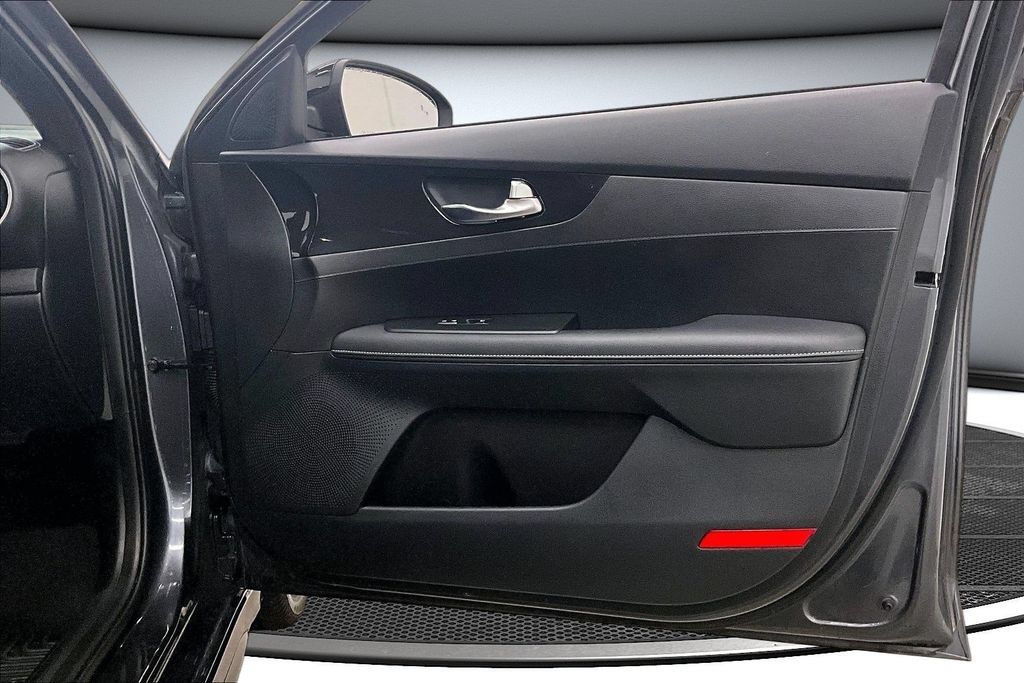 Used 2022 Kia Forte GT-Line w/ GT-Line Technology Package FWD image 28