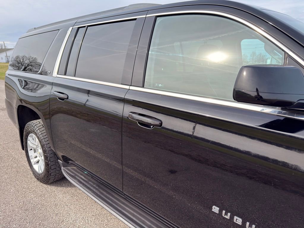 Used 2018 Chevrolet Suburban LT image 7