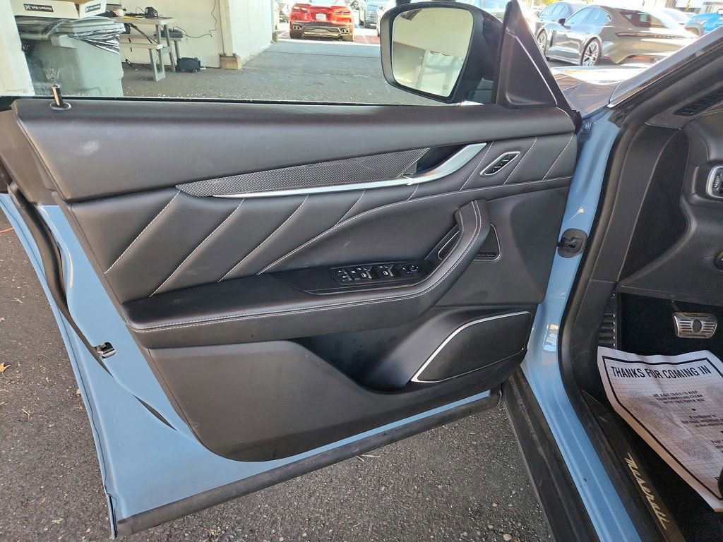 Used 2022 Maserati Levante Modena S image 11