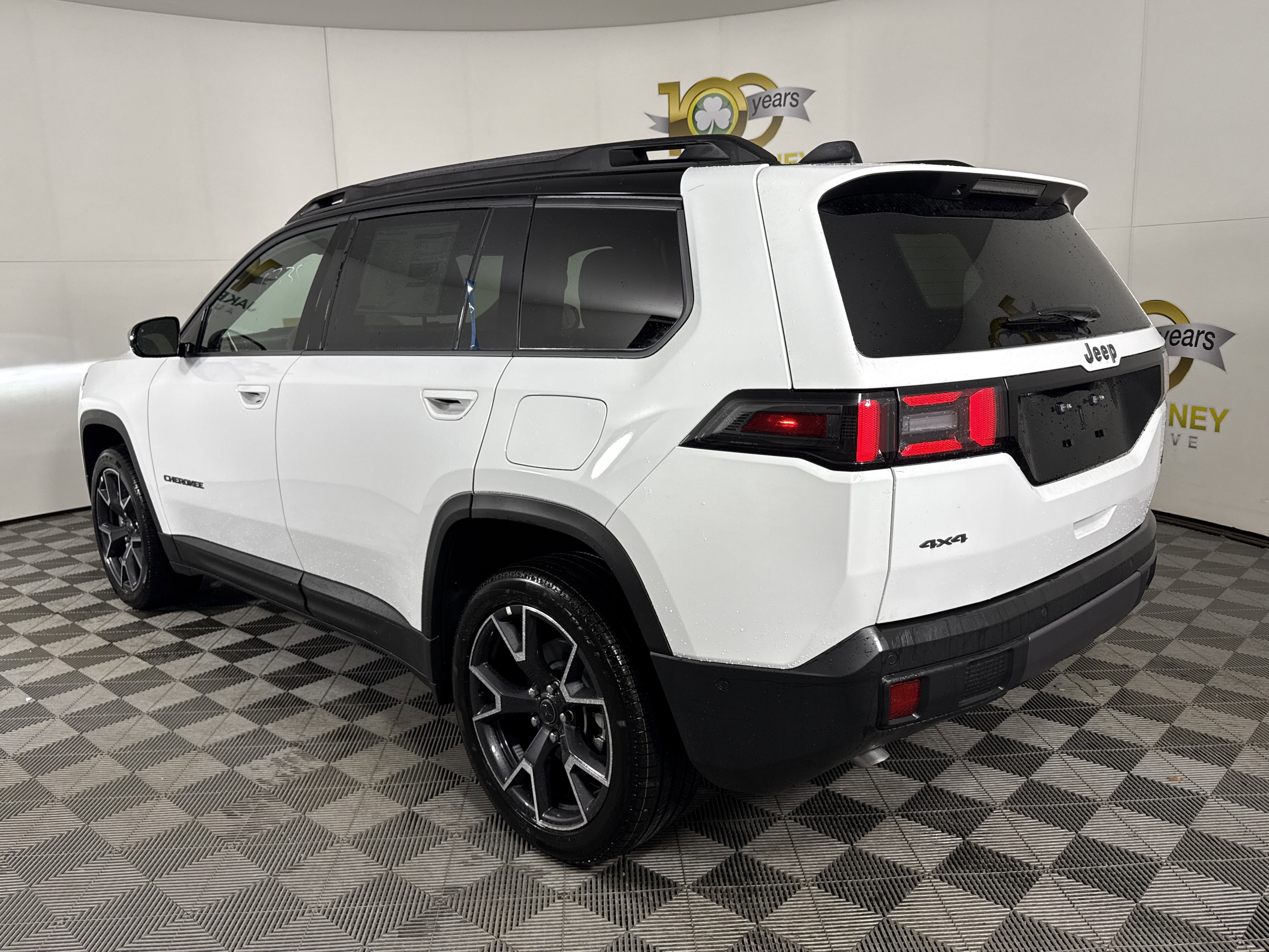New 2026 Jeep Cherokee Overland image 6