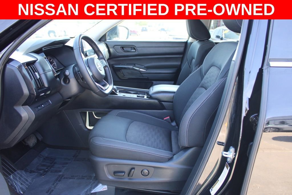 Certified 2024 Nissan Pathfinder SV image 16