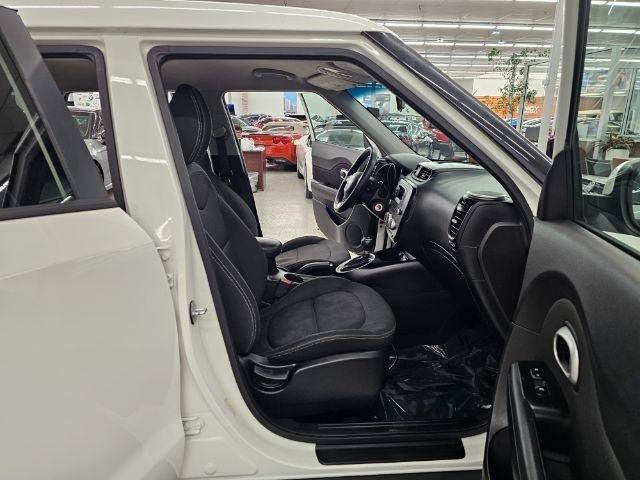 Used 2014 Kia Soul FWD image 30