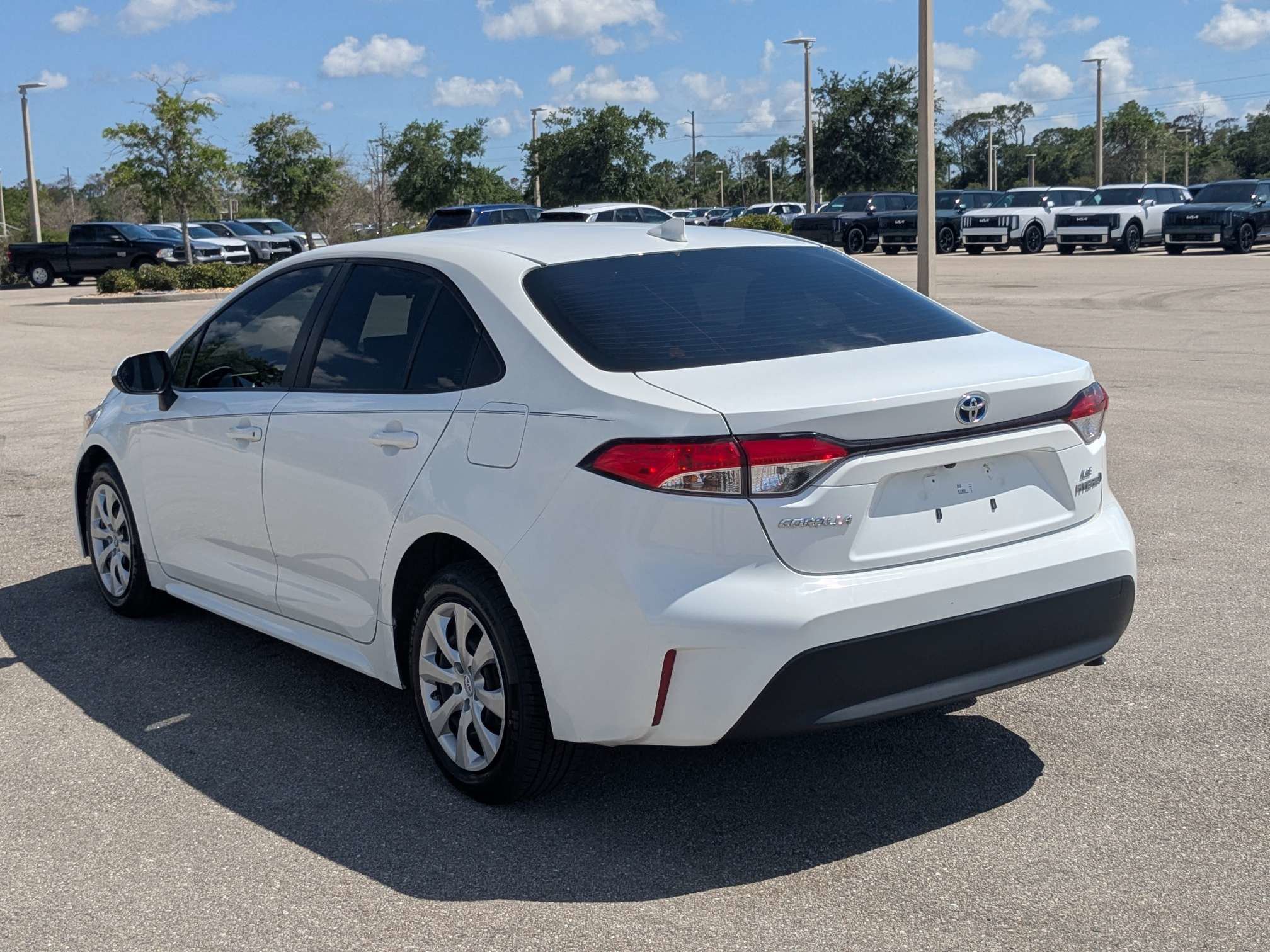 Used 2023 Toyota Corolla LE FWD image 7
